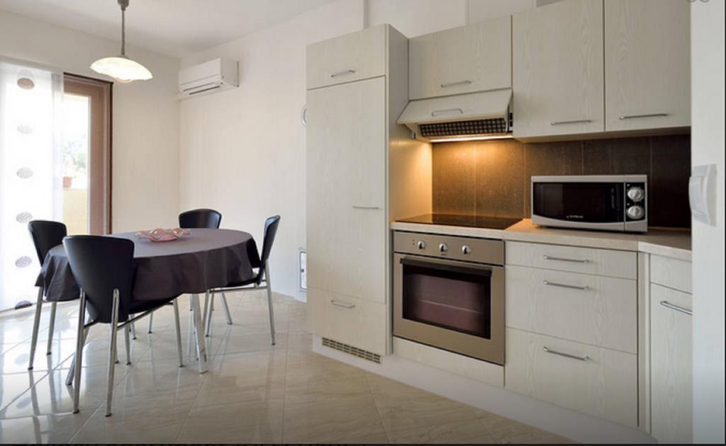 Apartment Una Pula Buitenkant foto
